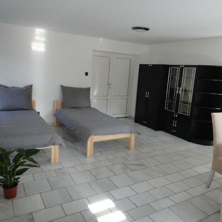 Apartamento Liliom Szeged Exterior foto