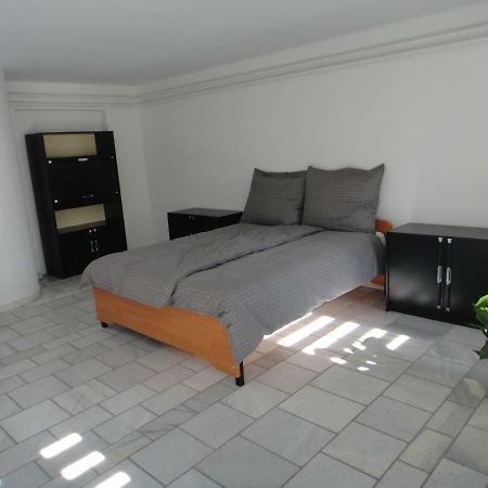 Apartamento Liliom Szeged Exterior foto